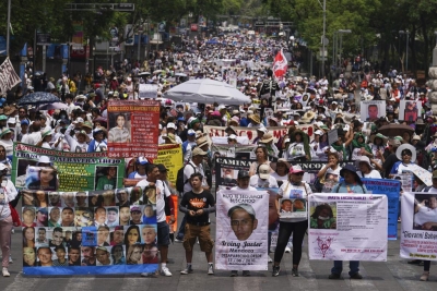 "Hasta encontrales", gritaron familiares de desaparecidos durante su andar al estadio Ciudad de M&eacute;xico