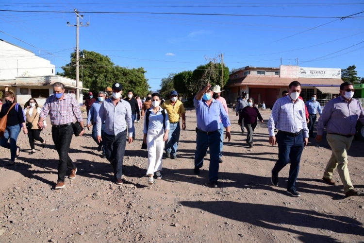 Anuncia gobernador Quirino Ordaz obra de pavimentaci&oacute;n en Salvador Alvarado