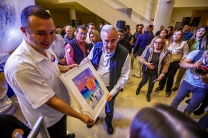 Coctelazo 2023 establece nuevo r&eacute;cord  Guinnes al preparar el coctel de camar&oacute;n m&aacute;s grande del mundo