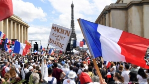 Se recrudecen las protestas en Francia contra la cartilla de vacunaci&oacute;n