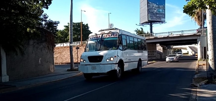 Reclaman choferes de transporte p&uacute;blico nuevo plan de rutas