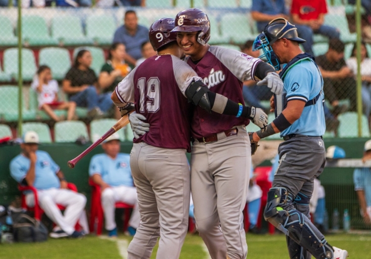 Dos cuadrangulares de Verdugo y una gran apertura de Casta&ntilde;eda guiaron la victoria de Tomateros en la Copa Gobernadora