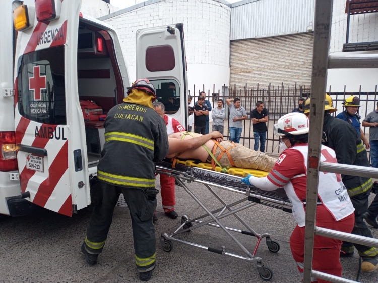 Ingeniero result&oacute; lesionado por descarga el&eacute;ctrica mientras hac&iacute;a su servicio social en bodega ubicada el sector Caseta Cuatro