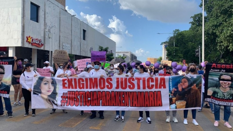 Al grito de &iexcl;justicia! por Kenya Mar&iacute;a marchan de Catedral a la Lomita en Culiac&aacute;n