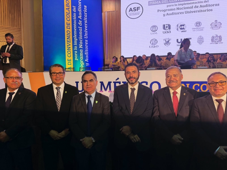Rector Madue&ntilde;a firma convenios para impulsar transparencia en la UAS