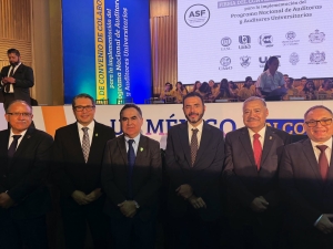 Rector Madue&ntilde;a firma convenios para impulsar transparencia en la UAS
