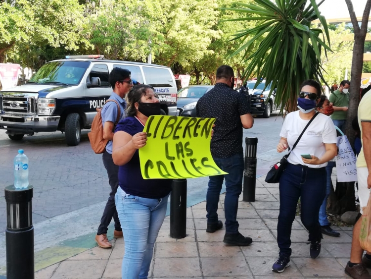 Comerciantes del Centro intentan boicotearle a Estrada Ferreiro la sesi&oacute;n de Cabildo