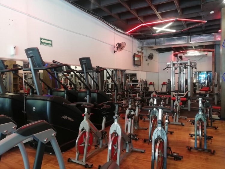 Lento y con pocos clientes transcurre la reapertura de gimnasios