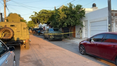 Aseguran camioneta con precursores qu&iacute;micos en cateo en Villa del Real en Culiac&aacute;n