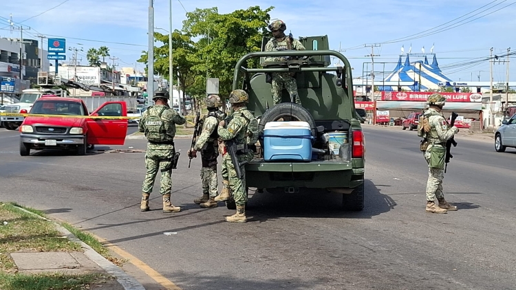 Asesinan a balazos a chofer de camioneta en el Mercado de Abastos en Culiac&aacute;n