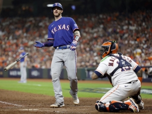 Rangers sorprende y da primer paso a la Serie Mundial ante Astros: Texas gana 2-0