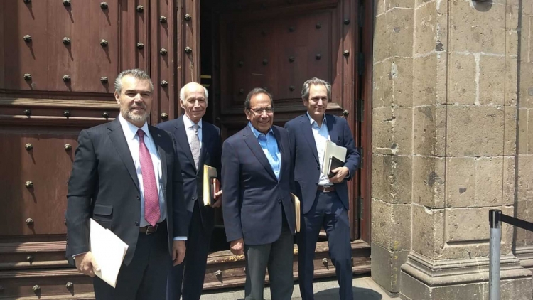 L&oacute;pez Obrador y empresarios logran acuerdo para proteger empleos amenazados por la crisis