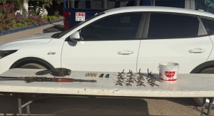 Tras persecuci&oacute;n en Pradera Dorada, en Culiac&aacute;n, Grupo Interinstitucional asegura un veh&iacute;culo, fusil, municiones y 'ponchallantas'