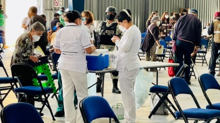 Vacunaci&oacute;n de adultos de 50 a 59 a&ntilde;os inicia la pr&oacute;xima semana; registro se abre ma&ntilde;ana
