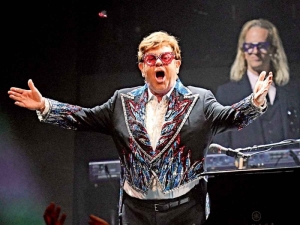 Elton John brinda su &uacute;ltimo show en vivo en Estocolmo, Suecia