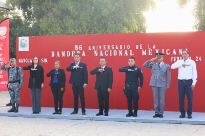 Navolato honra a la Bandera Nacional en su 86 aniversario con acto c&iacute;vico y multitudinario desfile