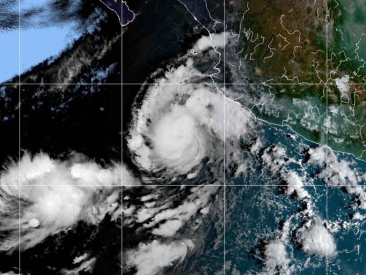 'Orlene' pasa a hurac&aacute;n categoria 2 pr&oacute;ximo a las Islas Mar&iacute;as