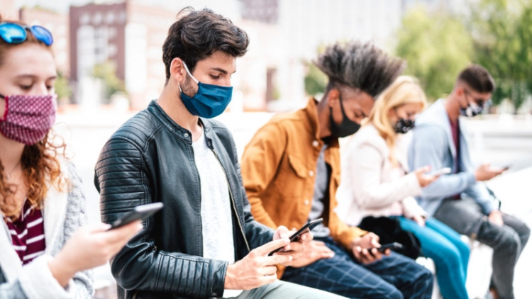 Millennials, los m&aacute;s despedidos durante la pandemia: Moody&rsquo;s