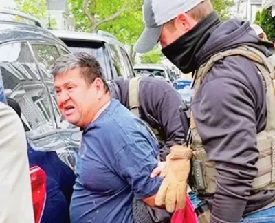 Agentes enmascarados detienen a m&aacute;s de mil migrantes en Massachusetts