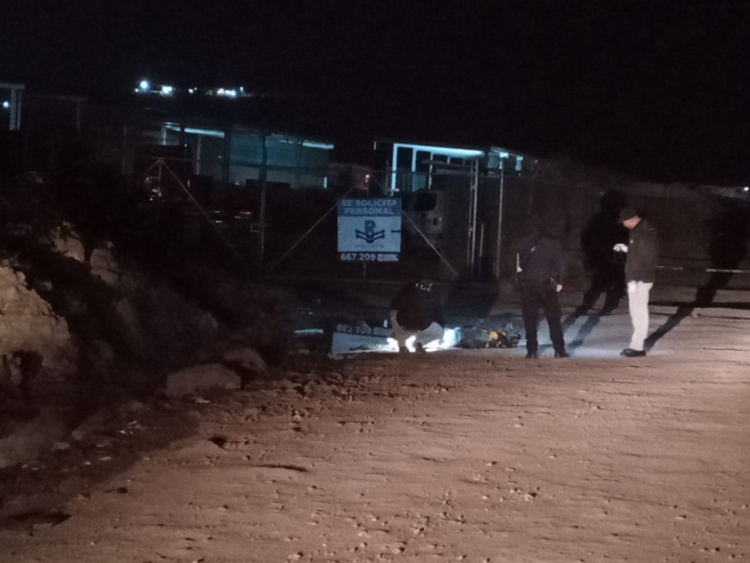 Abandonan cad&aacute;ver de un hombre a un lado del pante&oacute;n San Mart&iacute;n, al sur de Culiac&aacute;n