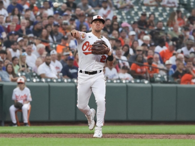 Ram&oacute;n Ur&iacute;as brilla y Orioles evita barrida ante Dodgers