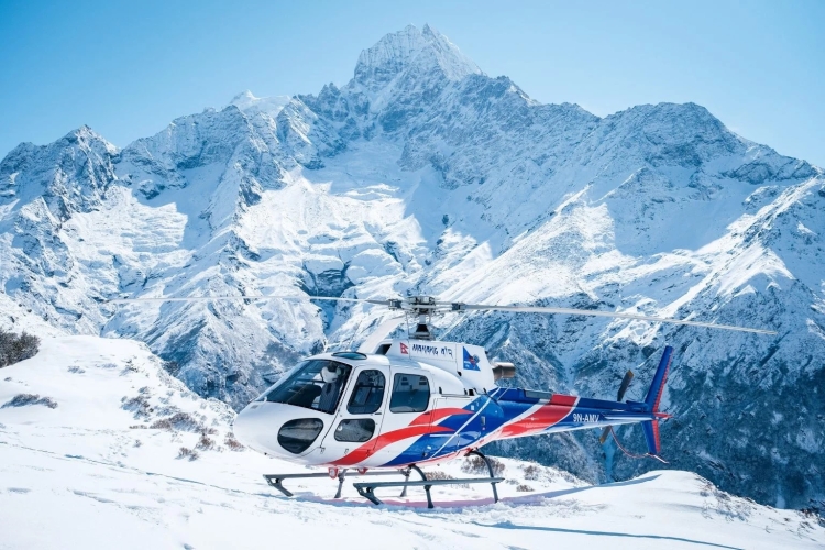Se estrella helic&oacute;ptero cerca del Everest, en Nepal: muere familia mexicana que iba a bordo
