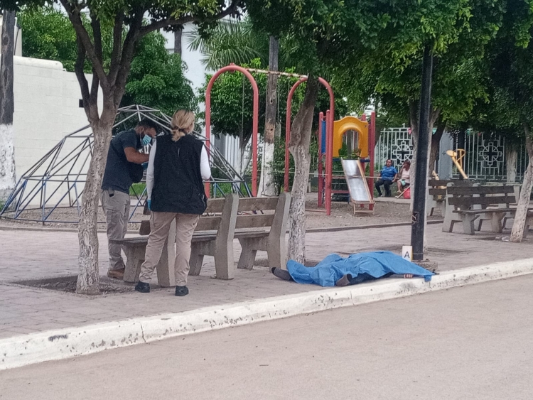 Ejecutan a un hombre y lo tiran en la plazuela de San Pedro, Navolato