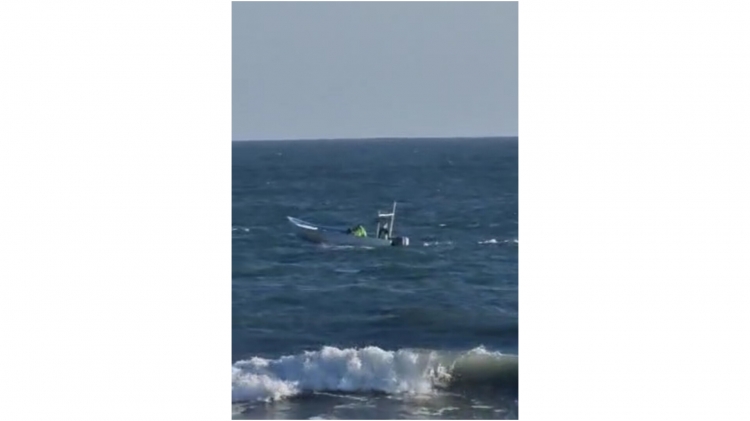 Una mujer falleci&oacute; tras ahogarse en playas de Ponce, su hijo desaparece al intentar rescatarla