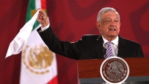 "Hice el tr&aacute;mite, o sea, se lo envi&eacute; al secretario de Relaciones", dijo L&oacute;pez Obrador
