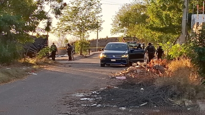 Gatilleros asesinan a dos hombres que viajaban en una camioneta en Santa Fe