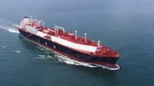 UE proh&iacute;be que buques que transportan petr&oacute;leo ruso contraten nuevos seguros