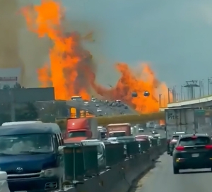 Tres muertos y 70 heridos dej&oacute; explosi&oacute;n de pipa de gas en Iztapalapa en la CDMX