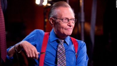 Muri&oacute; el presentador Larry King