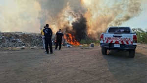 Incendio en basur&oacute;n del Piggy Back moviliza a rescatistas y polic&iacute;as de Culiac&aacute;n
