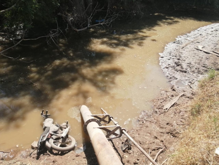 Localizan a persona sin vida al interior de canal de desag&uuml;e agr&iacute;cola