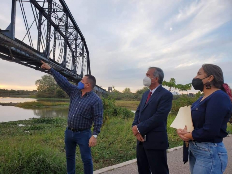 Empiezan el remozamiento y pintura del Puente Negro