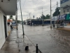 Torrencial lluvia convierte calles en r&iacute;os y provoca que empleados lleguen tarde a sus trabajos