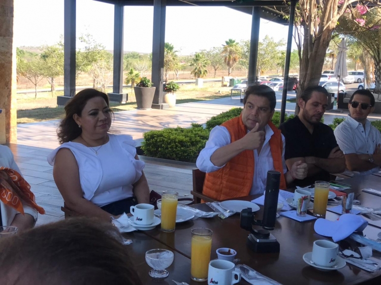 Propuestas medibles cuando llegue a diputado federal, propuso Roberto Cruz a Comit&eacute; Ciudadano 2021
