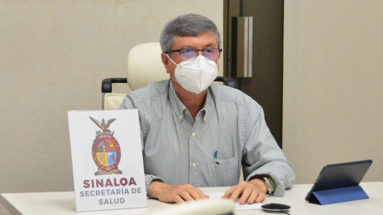 Secretario de Salud, Dr. Efr&eacute;n Encinas Torres
