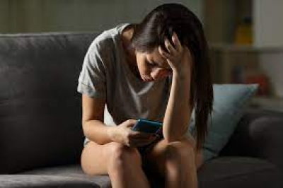 Mujeres entre 12 a 19 a&ntilde;os, las usuarias que m&aacute;s sufren acoso cibern&eacute;tico en M&eacute;xico