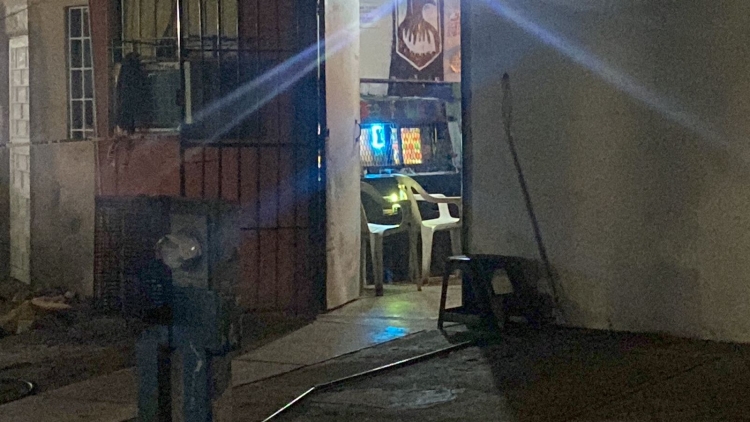 De varios balazos en el pecho, ejecutan a un joven en interior de vivienda, en Culiac&aacute;n