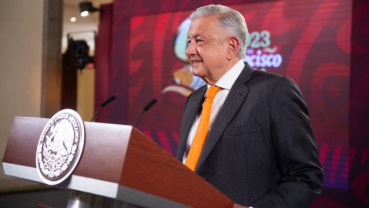 Gobierno no se dejar&aacute; chantajear por productores de granos; que sigan bloqueando: AMLO