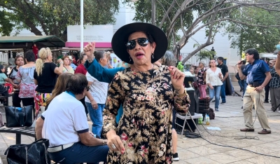 Acude a las 'Tardes de Danz&oacute;n' a un costado de la catedral de Culiac&aacute;n