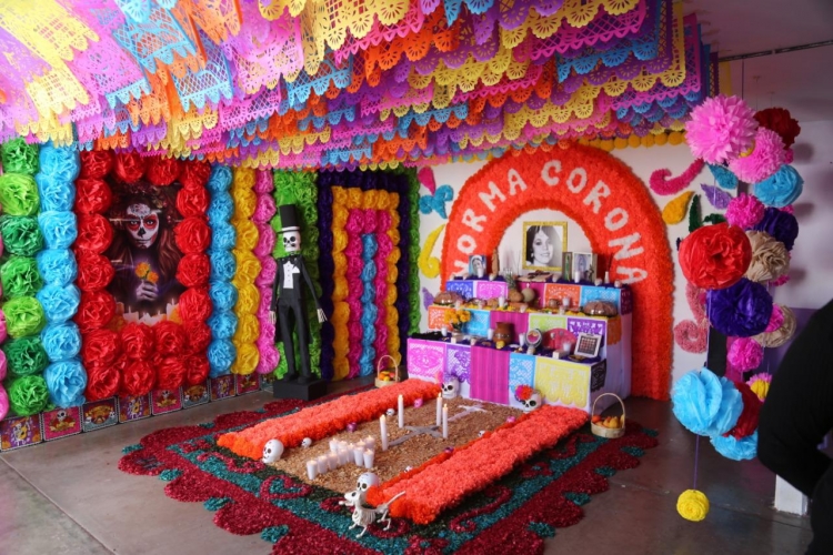 Mujeres reclusas rinden homenaje a Norma Corona el D&iacute;a de Muertos