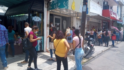 Mam&aacute;s de ni&ntilde;os de preescolar temen llevarlos a la escuela por temor al contagio