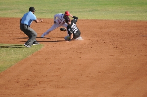 Tomateros igual&oacute; la serie a Mayos