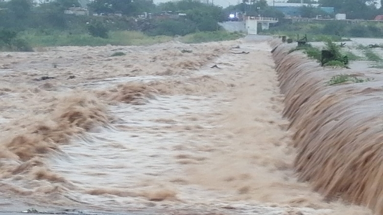 Sigue cerrado el paso por la presa derivadora, inform&oacute; la SSPyTM