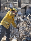 Codo a codo presos de California combaten los incendios por un suelo m&iacute;nimo, acusan