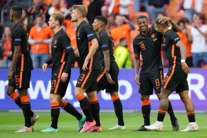 Holanda calific&oacute; invicto a los octavos de la Euro