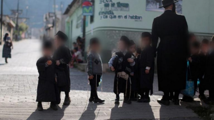 Ni&ntilde;os y mujeres rescatados de la secta Lev Tahor escapan del DIF de Chiapas